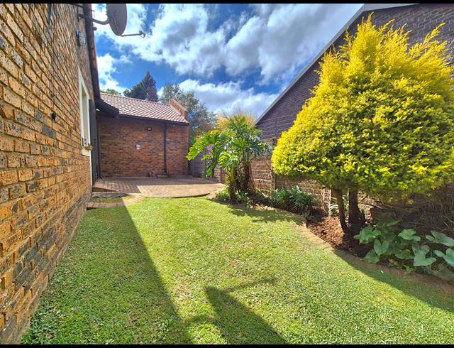 1 BEDROOM FREEHOLD TO LET IN SUNWARD PARK